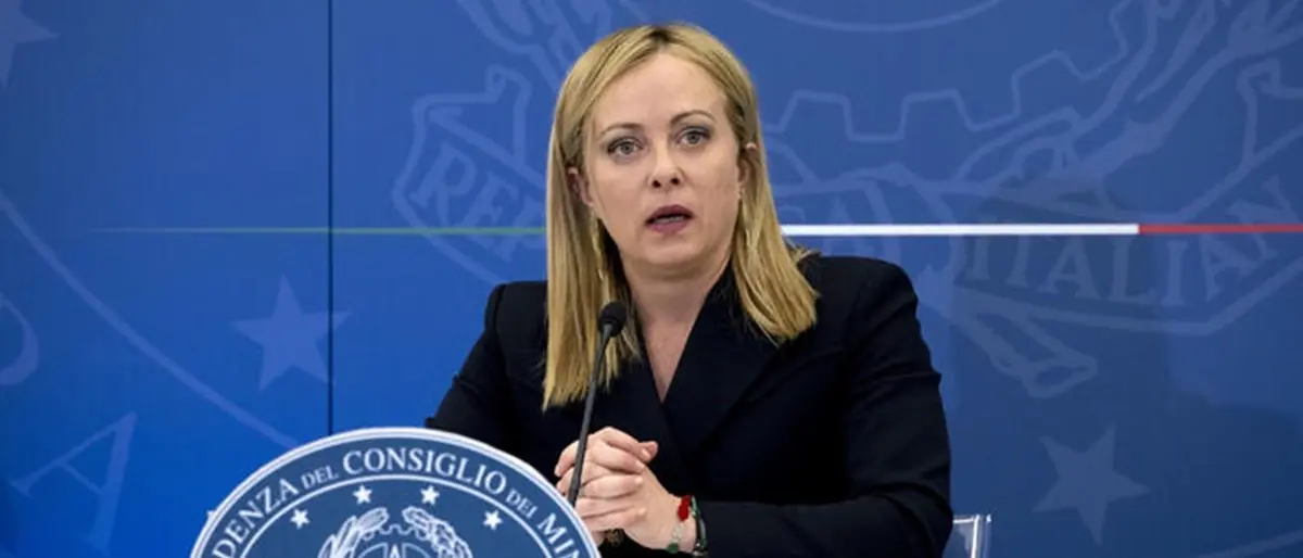 Caro carburanti, Meloni: «Taglieremo le accise se prezzo continua a salire. Abbiamo pensato a famiglie e imprese»
