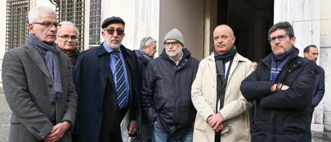 Il governo incontra i benzinai: lo sciopero resta ma ci sarà un’altra riunione prima del 25 gennaio