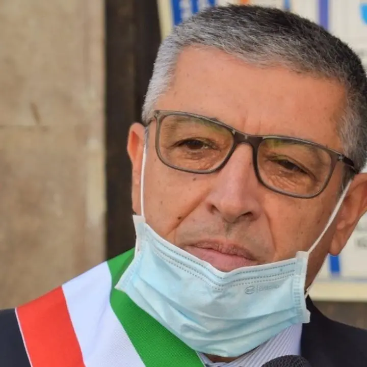 Cassano Ionio, cittadini in protesta per l‘istallazione di un‘antenna 5G: il sindaco Papasso blocca i lavori