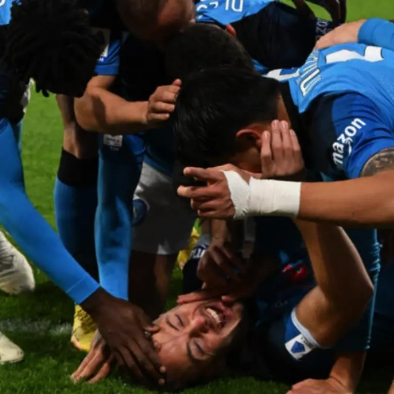 Napoli show: Juventus travolta 5-1 allo stadio Maradona. Gli azzurri volano a +10