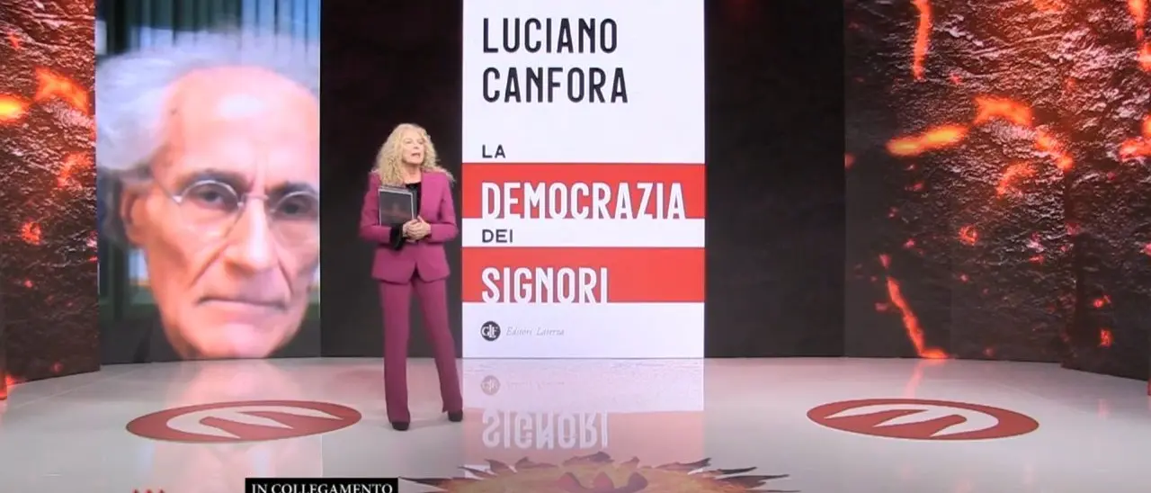 Canfora a Perfidia: «Governo Meloni obbediente alla Ue e allineato in politica estera. Dov’è la novità?»