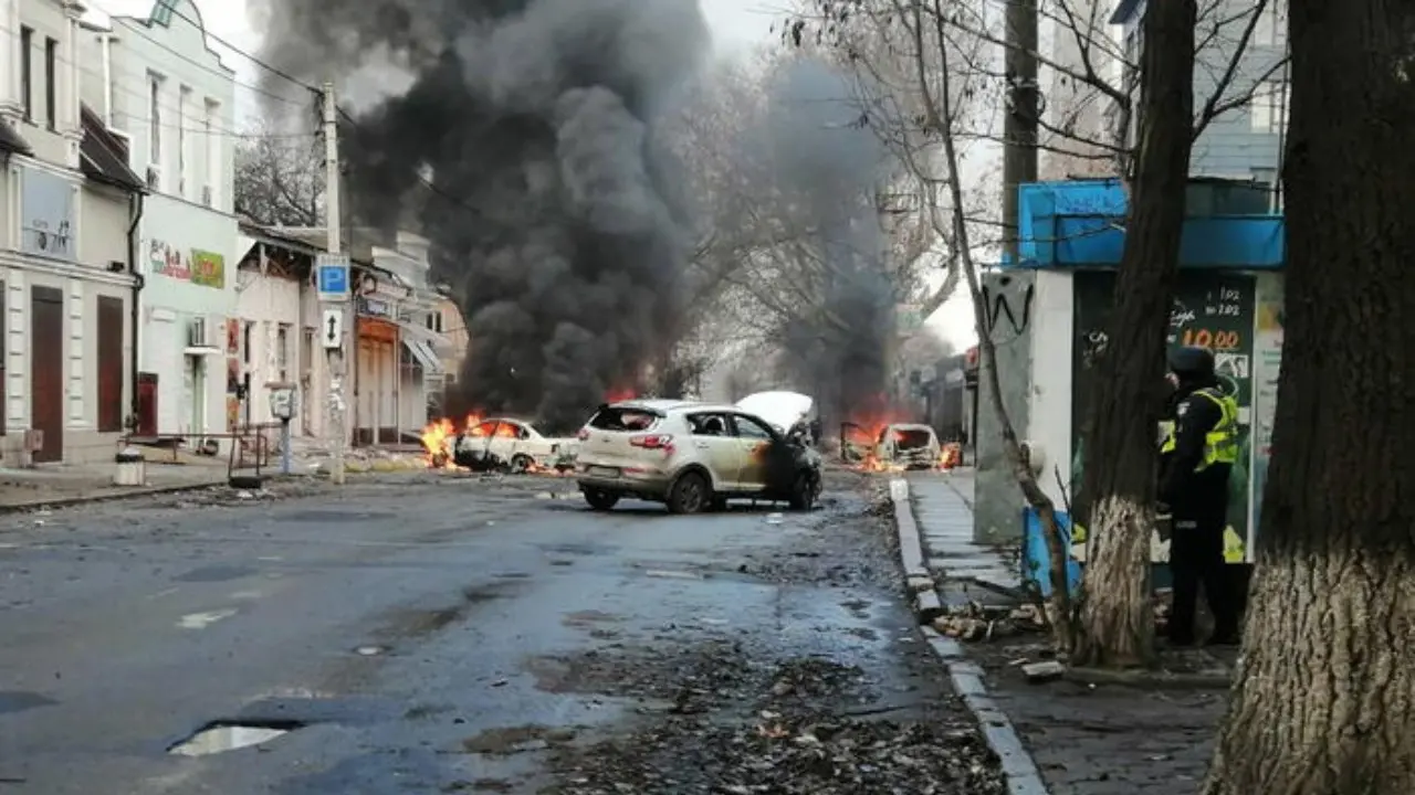 Guerra in Ucraina, Kiev: «La Russia ha bombardato la Croce Rossa a Kherson»