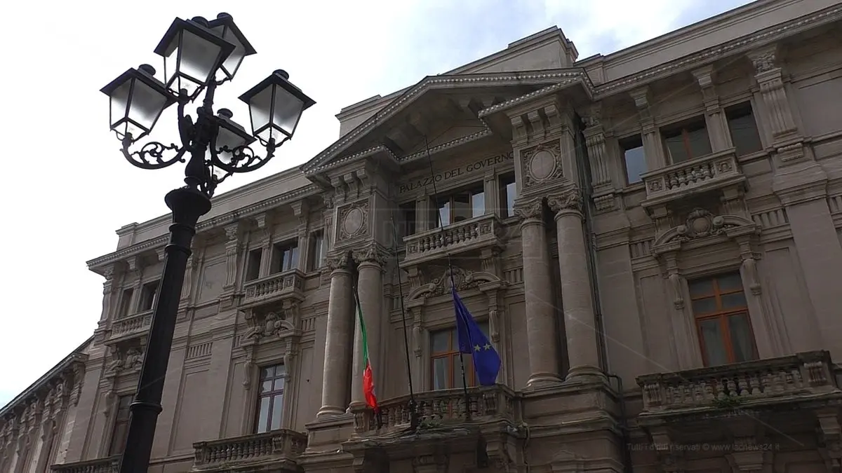 Lavoratori in servizio nelle prefetture e questure lasciati a casa, sit-in a Catanzaro