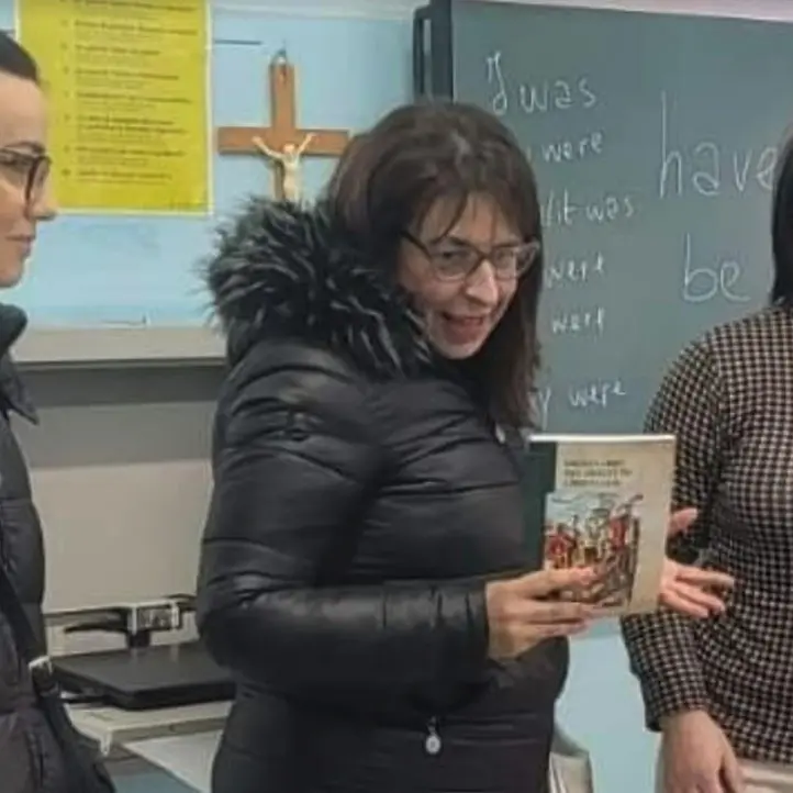 Giornata nazionale del dialetto, agli studenti di Girifalco consegnato il dizionario dedicato alla lingua locale