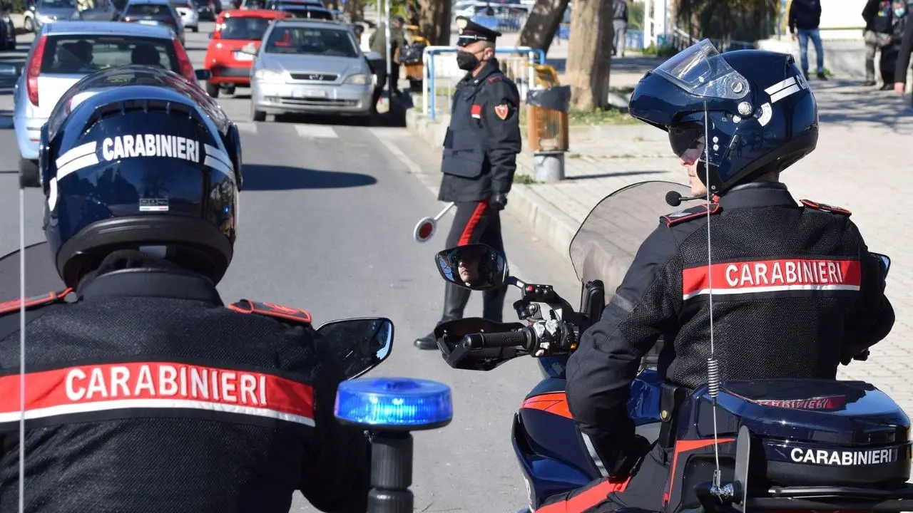 Evade dai domiciliari nel Salernitano per andare a trovare i parenti a Reggio Calabria: arrestato