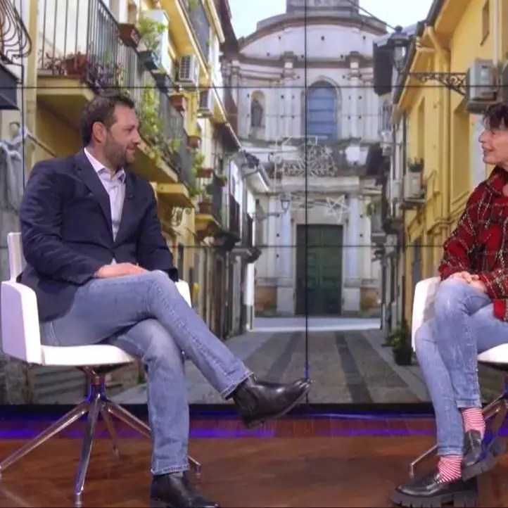 Dagli esordi ai progetti per il futuro, il regista Enzo Russo ospite de LaCapitale: ecco la puntata