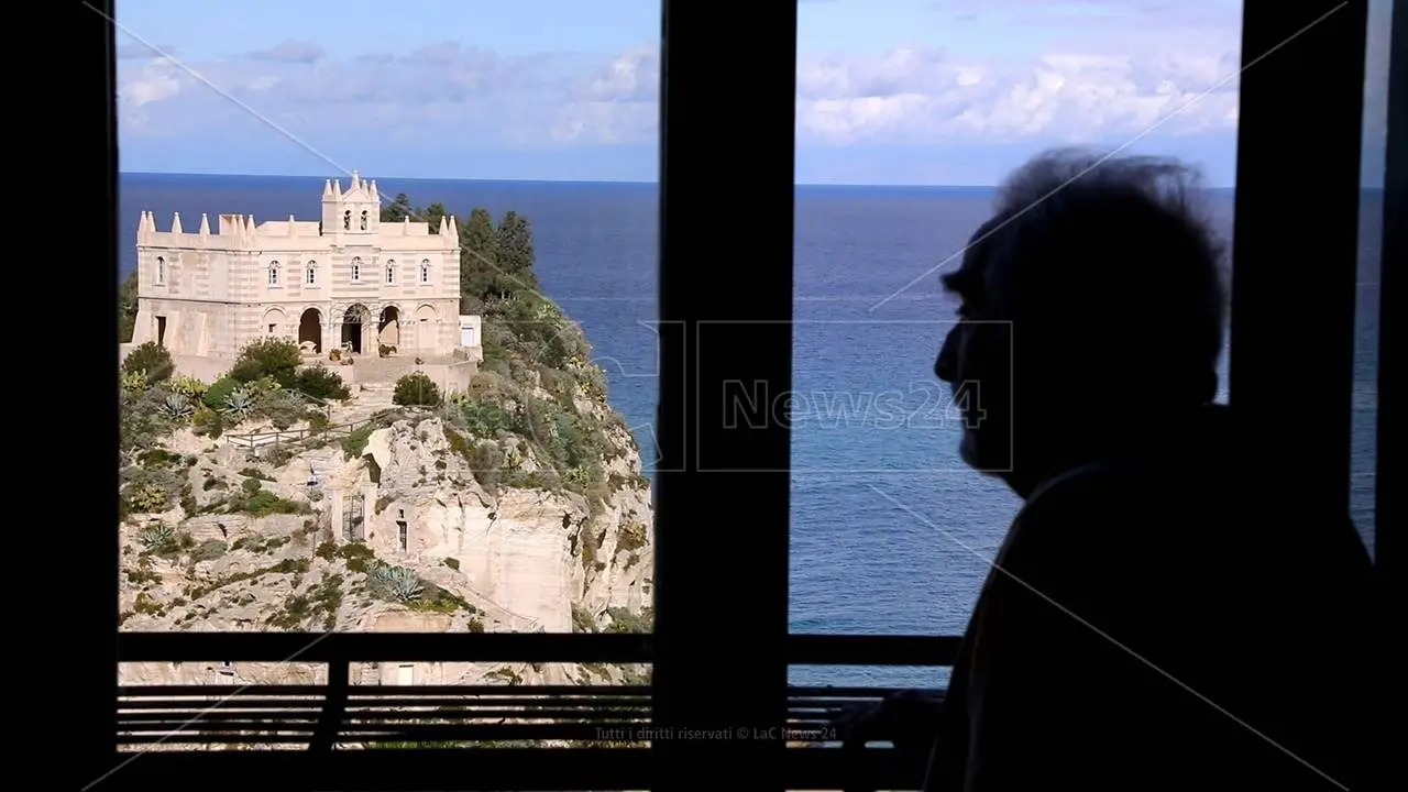 Luigi Giffone, l’archistar di Tropea si racconta: la sua arte anche nel film “2001: Odissea nello spazio”