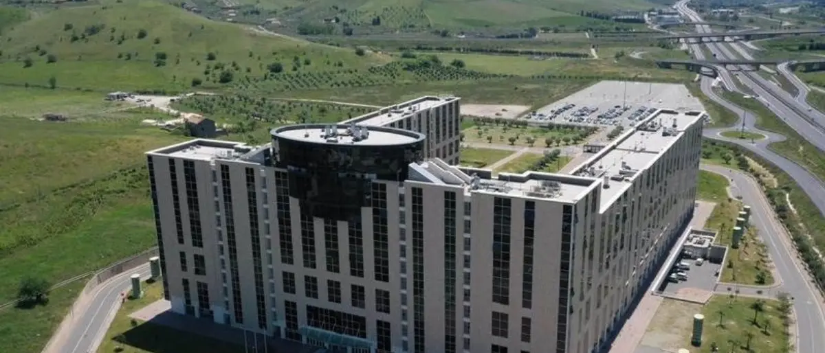 Regione Calabria, la burocrazia centra gli obiettivi 2022: pioggia di milioni in arrivo per dirigenti e funzionari