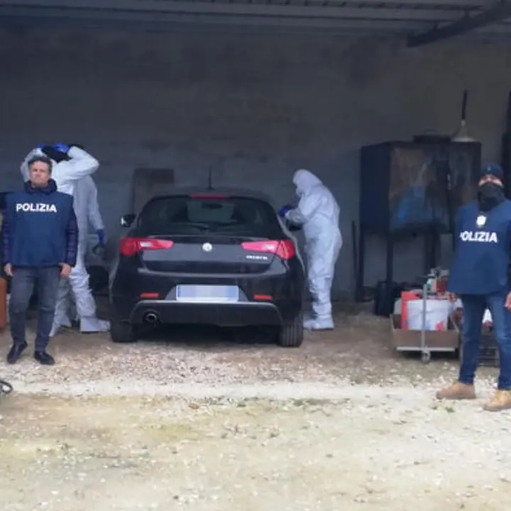 Matteo Messina Denaro, trovata l’auto del boss: andò lui a comprarla con 10mila euro in contanti