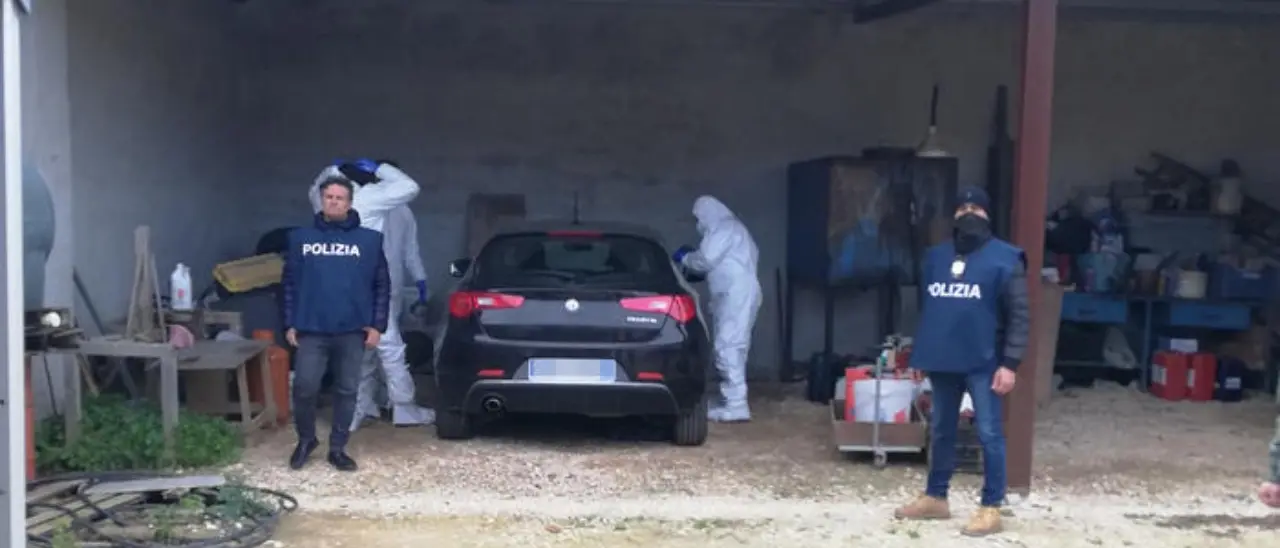 Matteo Messina Denaro, trovata l’auto del boss: andò lui a comprarla con 10mila euro in contanti