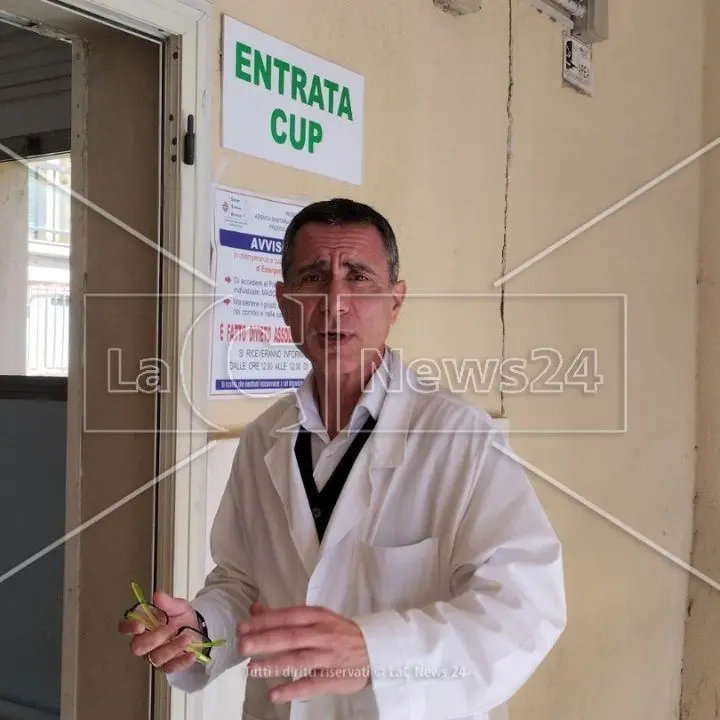 Medici cubani, il direttore dell’ospedale di Melito: «Ai pazienti non importa chi li cura, ma essere curati»