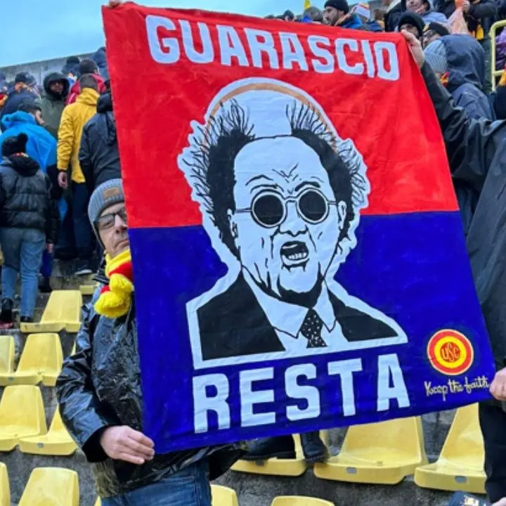 «Guarascio resta»: il curioso invito dei tifosi del Catanzaro al presidente del Cosenza