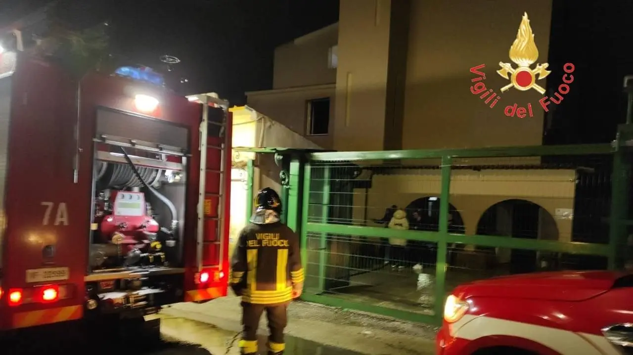 Incendio in una casa di riposo di Lamezia, salvi tutti gli anziani ospiti