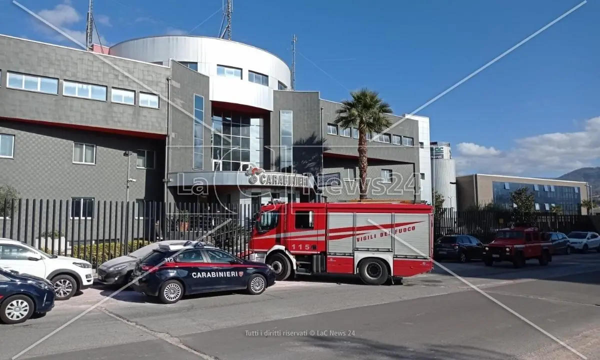 Rende, carabiniere investito davanti la caserma: trasportato all’ospedale Annunziata