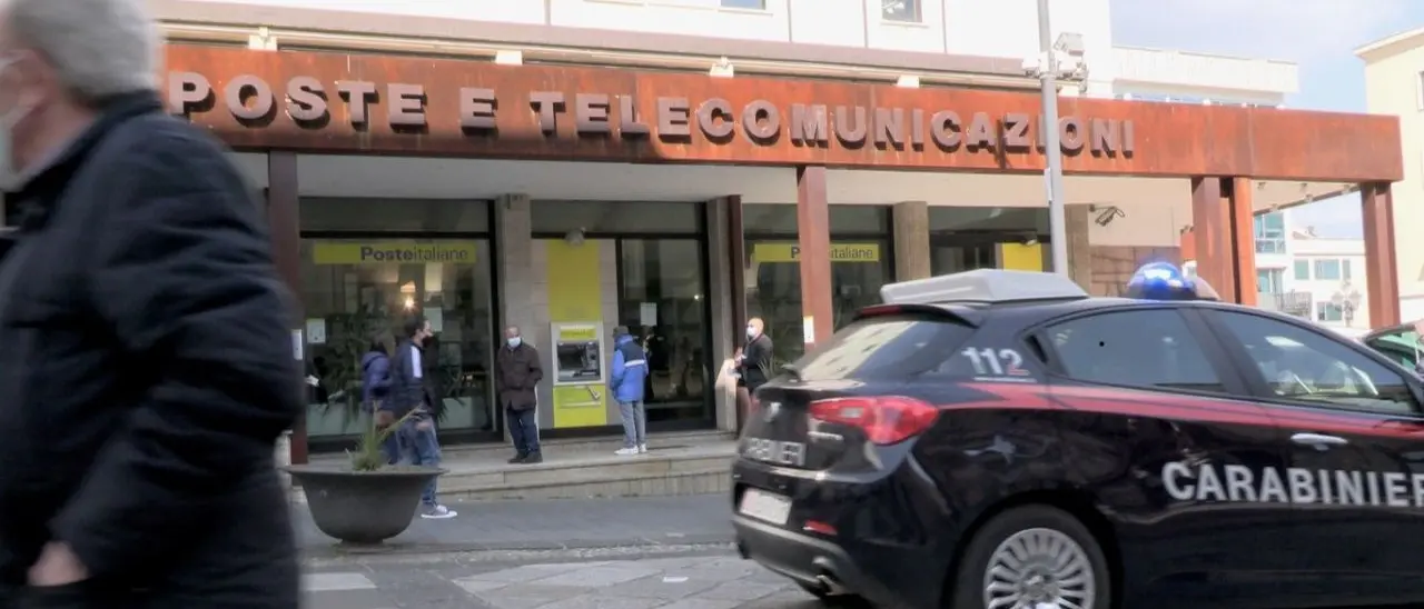 Catanzaro, incassa buoni fruttiferi per 10mila euro: interdetto dipendente delle Poste