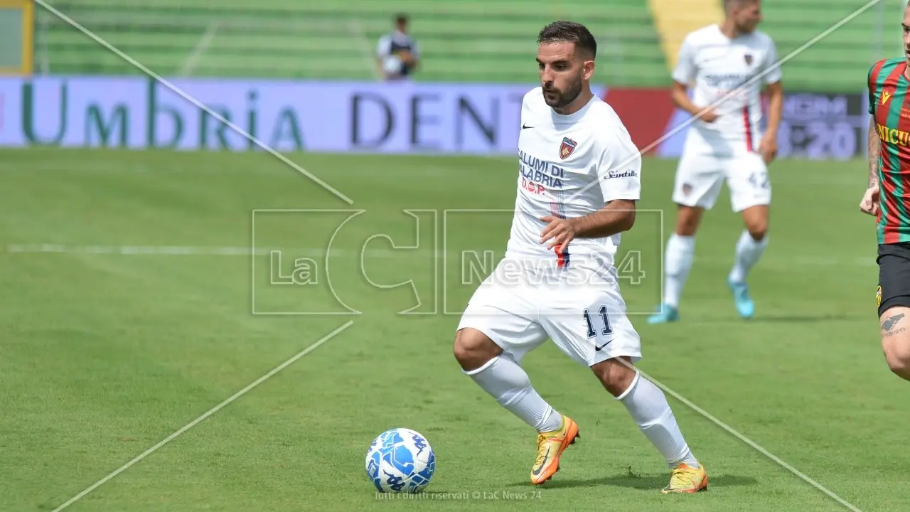 Calciomercato Catanzaro, in giallorosso ecco Brignola: l’attaccante arriva dal Cosenza