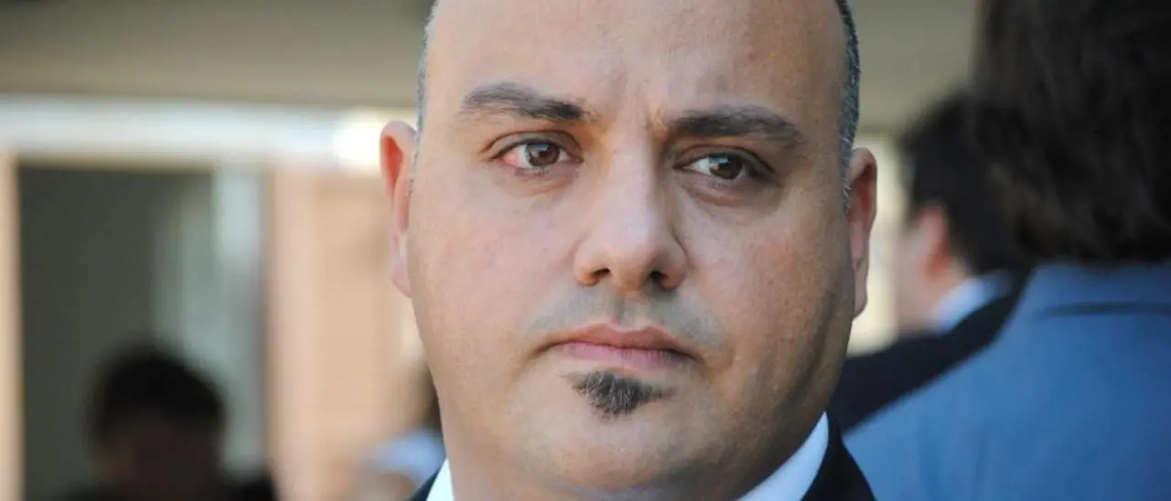 Armi all’Ucraina, il calabrese Stumpo non vota e imbarazza il Pd: «Da sempre obiettore di coscienza»