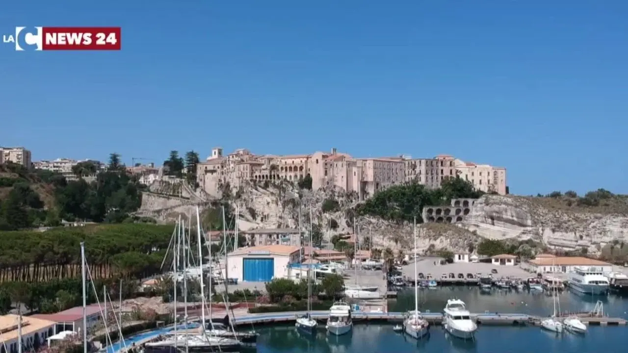 Il porto di Tropea sotto scacco del clan, l’amministratore prima paga l’estorsione e poi denuncia: le intercettazioni