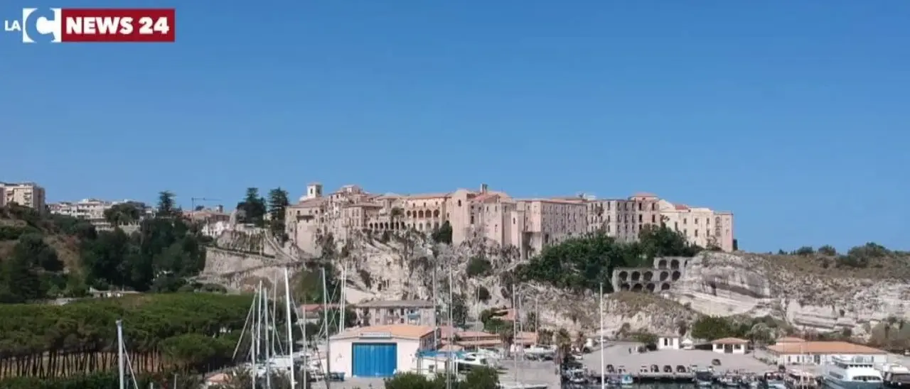 Il porto di Tropea sotto scacco del clan, l’amministratore prima paga l’estorsione e poi denuncia: le intercettazioni