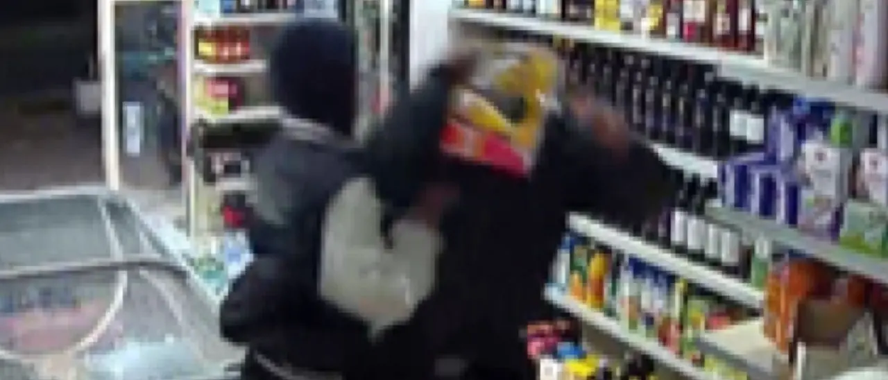 Roma, massacrarono cassiere con 29 sassate al volto per rubare 300 euro: fermati due minori di 14 e 15 anni