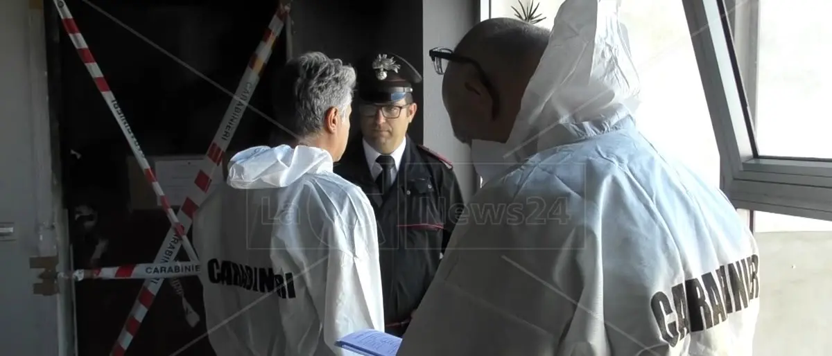 Famiglia distrutta da un incendio a Catanzaro, interrogati in Procura i coniugi Corasoniti