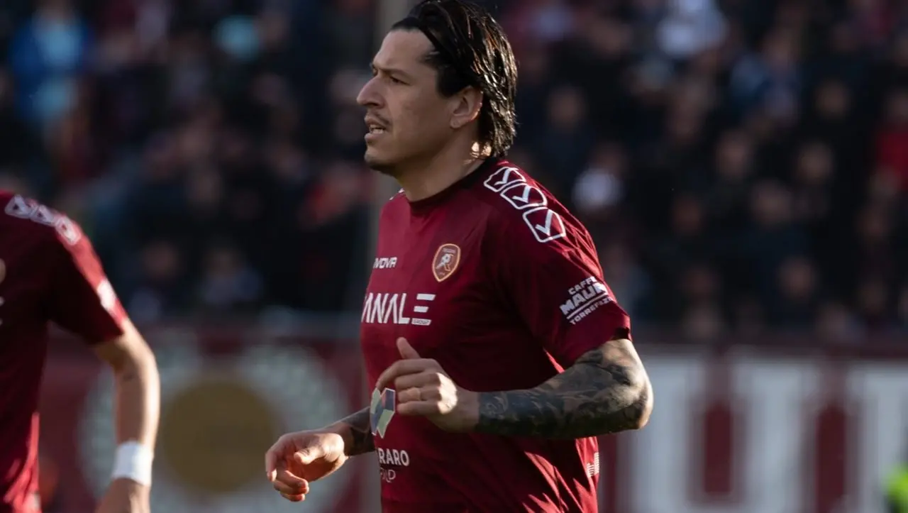 Federico Santander lascia la Reggina: l’attaccante paraguaiano torna in patria