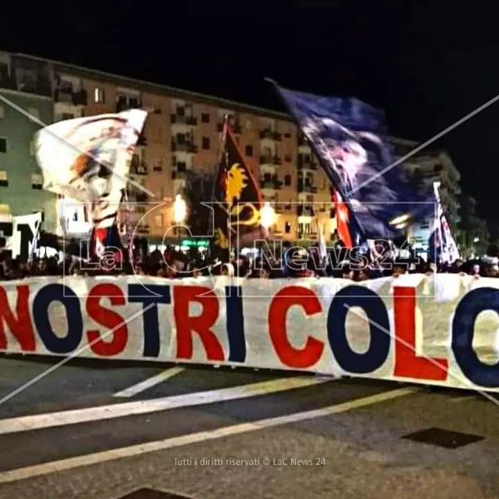 Cosenza, stasera il grande corteo dei tifosi rossoblù. Attese risposte anche dalla politica\n