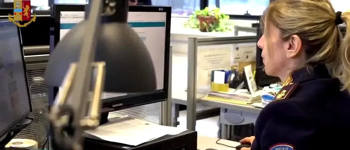 Pedopornografia, 5 arresti in Toscana: tra di loro anche l’autista di uno scuolabus e un catechista