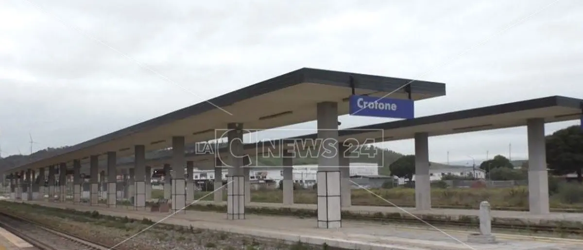 Crotone, la nuova biglietteria alla stazione operativa dal primo febbraio: l’annuncia di Trenitalia