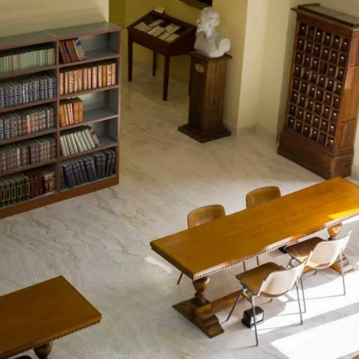 Cosenza, al via una raccolta fondi per la riapertura della storica biblioteca civica