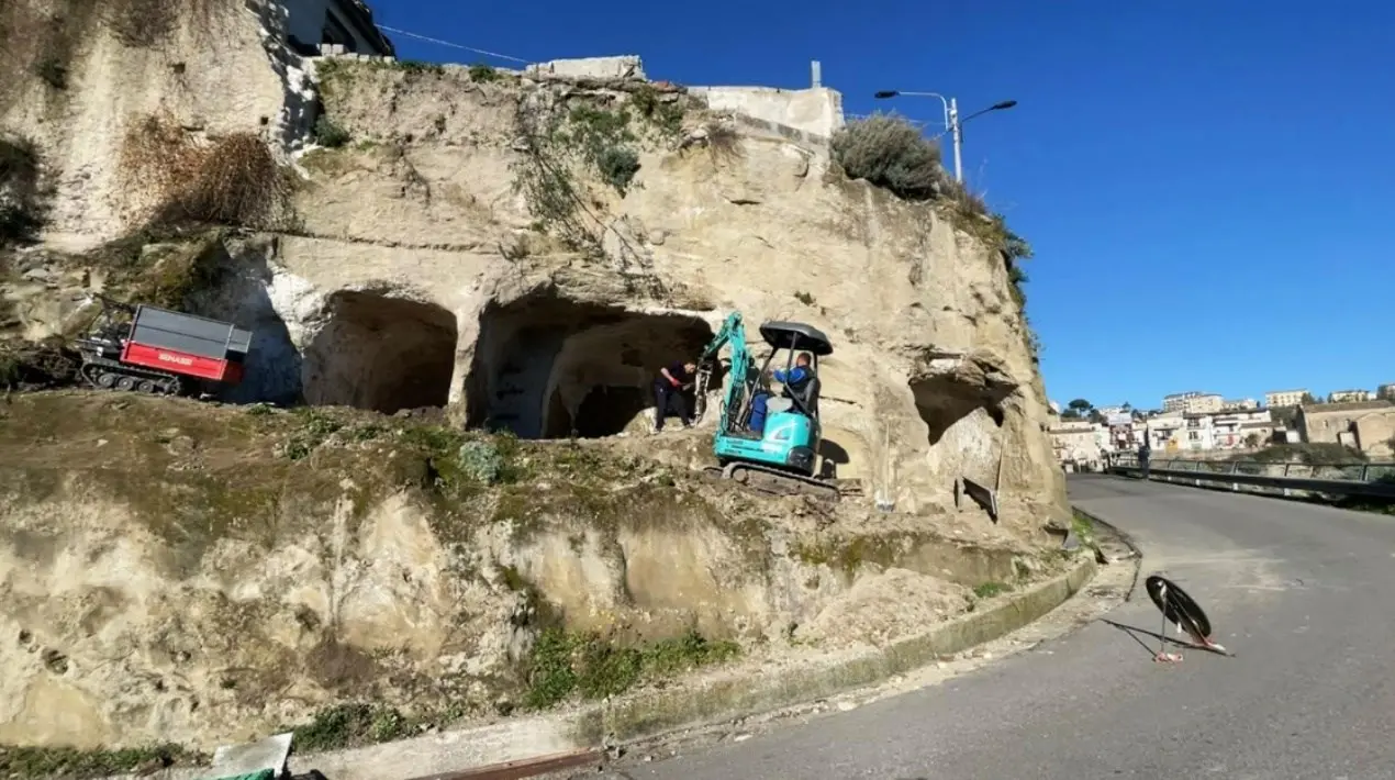 Corigliano Rossano, al via la pulizia e riqualificazione dell’area delle grotte di Sant’Anna e Penta