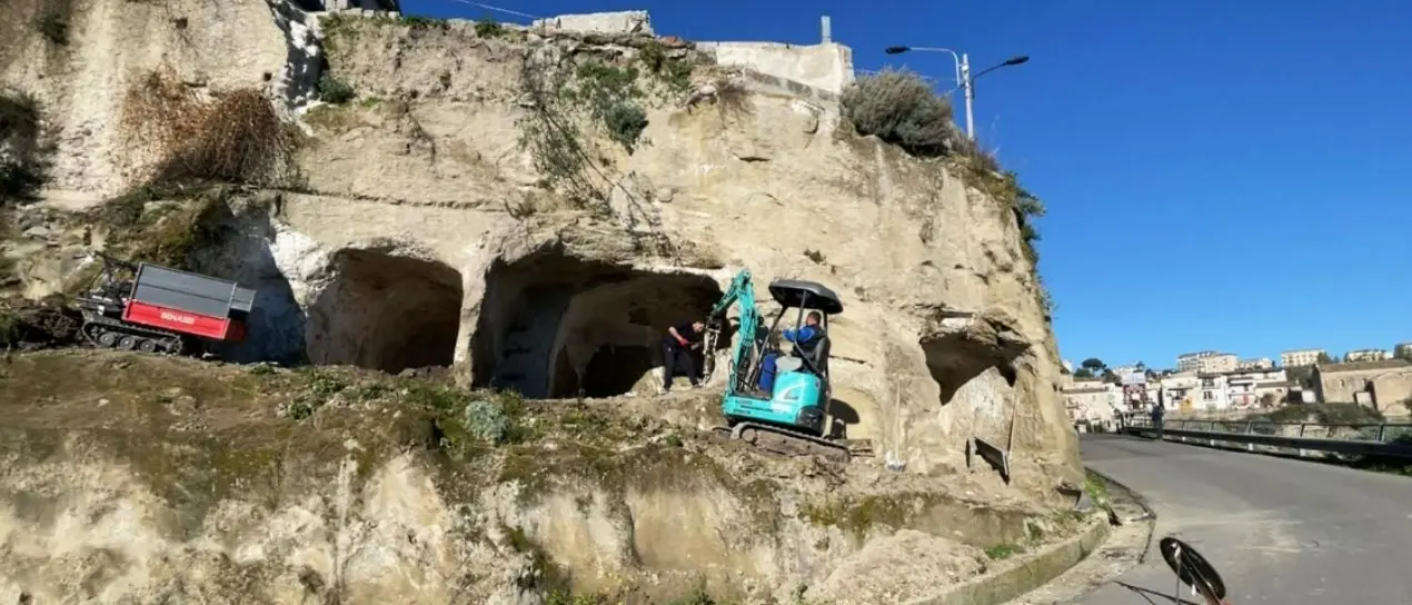 Corigliano Rossano, al via la pulizia e riqualificazione dell’area delle grotte di Sant’Anna e Penta