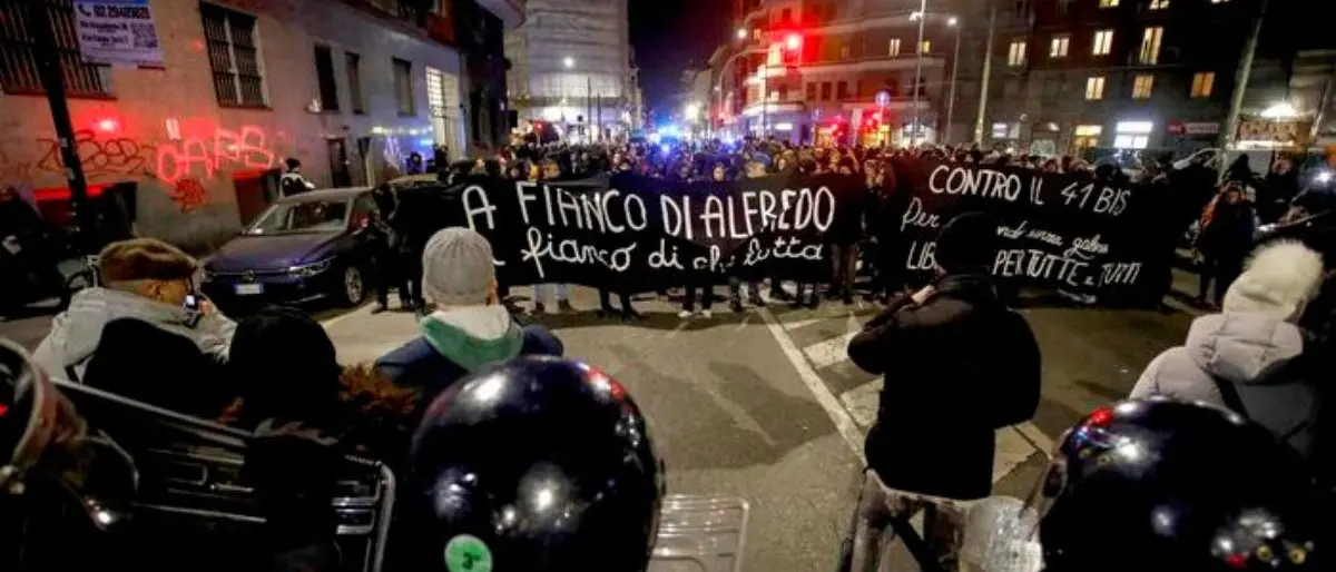 Caso Cospito, lo scontro FdI-Pd finisce in tribunale: i dem annunciano querele e richieste di risarcimento