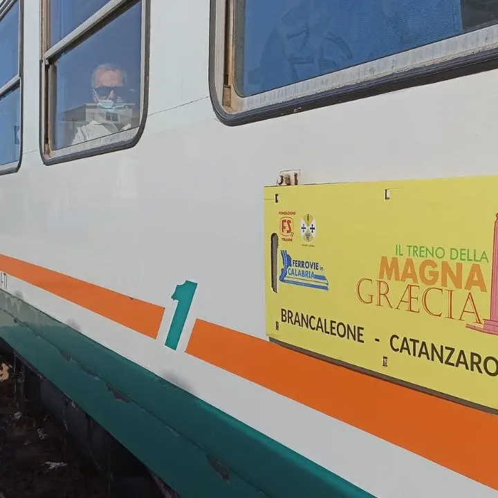 Torna il Treno della Magna Graecia, in viaggio alla scoperta dell’itinerario del bergamotto lungo la ferrovia Jonica