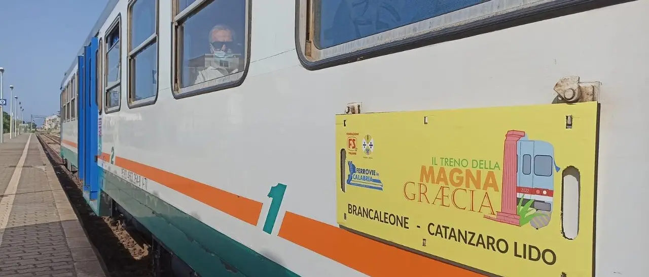 Torna il Treno della Magna Graecia, in viaggio alla scoperta dell’itinerario del bergamotto lungo la ferrovia Jonica