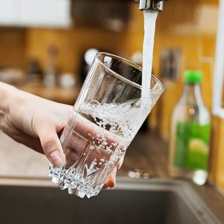 Catanzaro, acqua non potabile nel quartiere Parco dei Principi: l’ordinanza del sindaco Fiorita