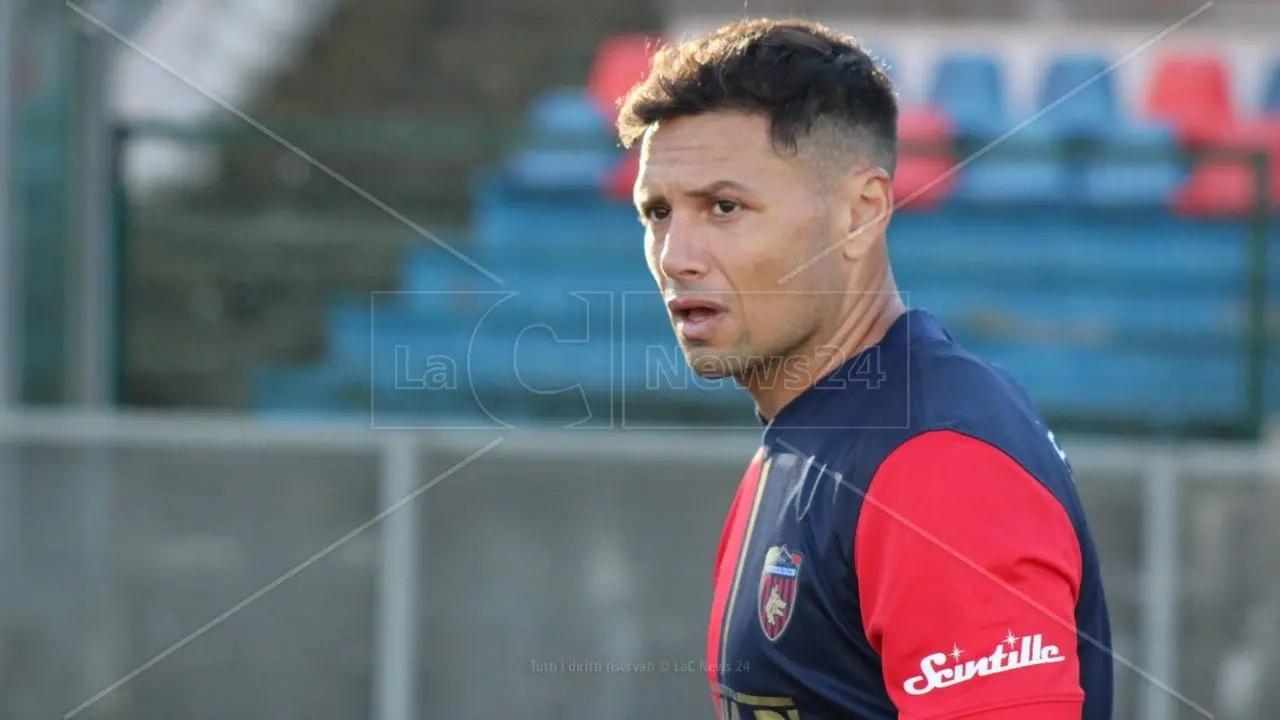 Cosenza calcio, non basta l’esordio di Zarate: con la Ternana finisce 0-0