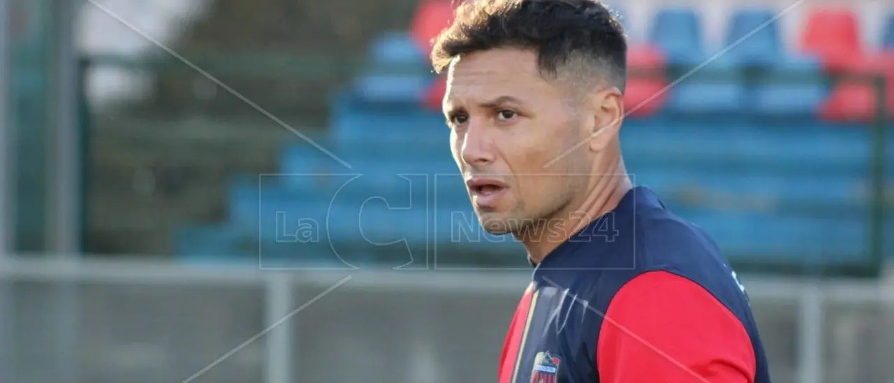 Cosenza calcio, non basta l’esordio di Zarate: con la Ternana finisce 0-0