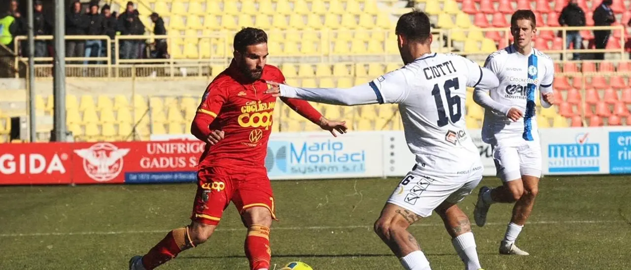 Catanzaro a quota 70, al Ceravolo contro la Fidelis Andria un’altra goleada: finale 4 a 0