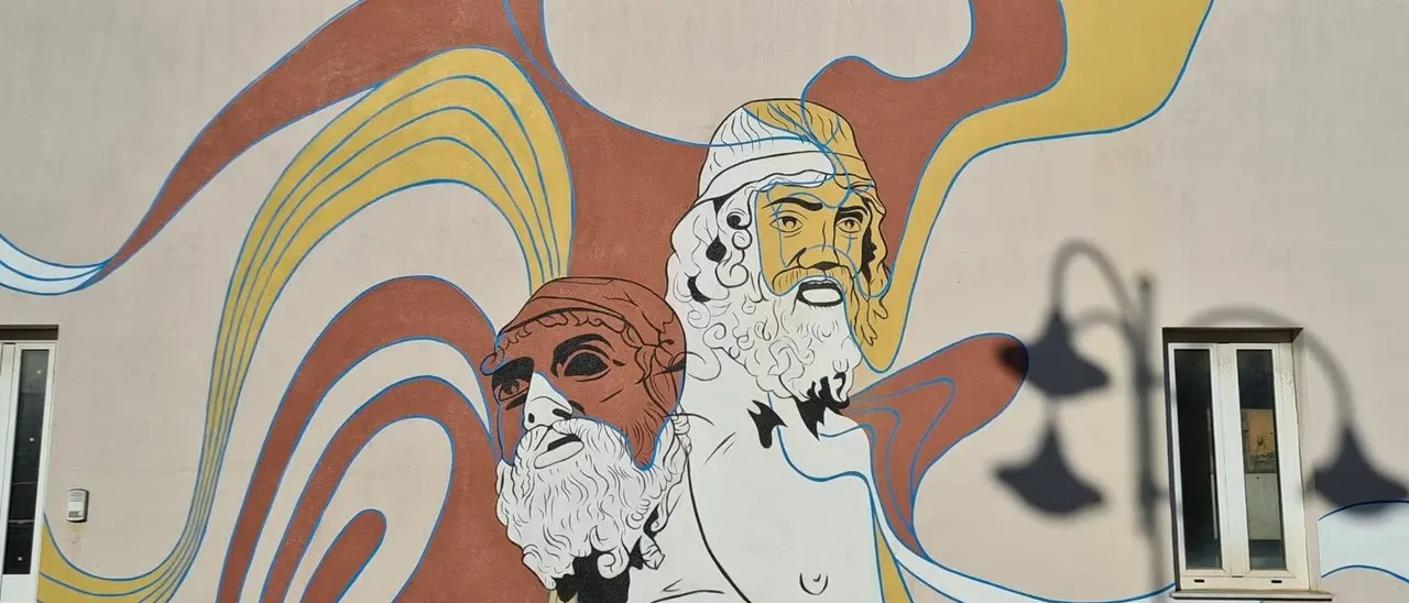 Un murales dedicato ai Bronzi di Riace: la street art approda anche a San Ferdinando