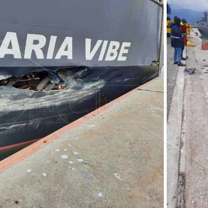 Corigliano Rossano, nave sbatte alla banchina del porto a causa del vento durante le manovre di attracco
