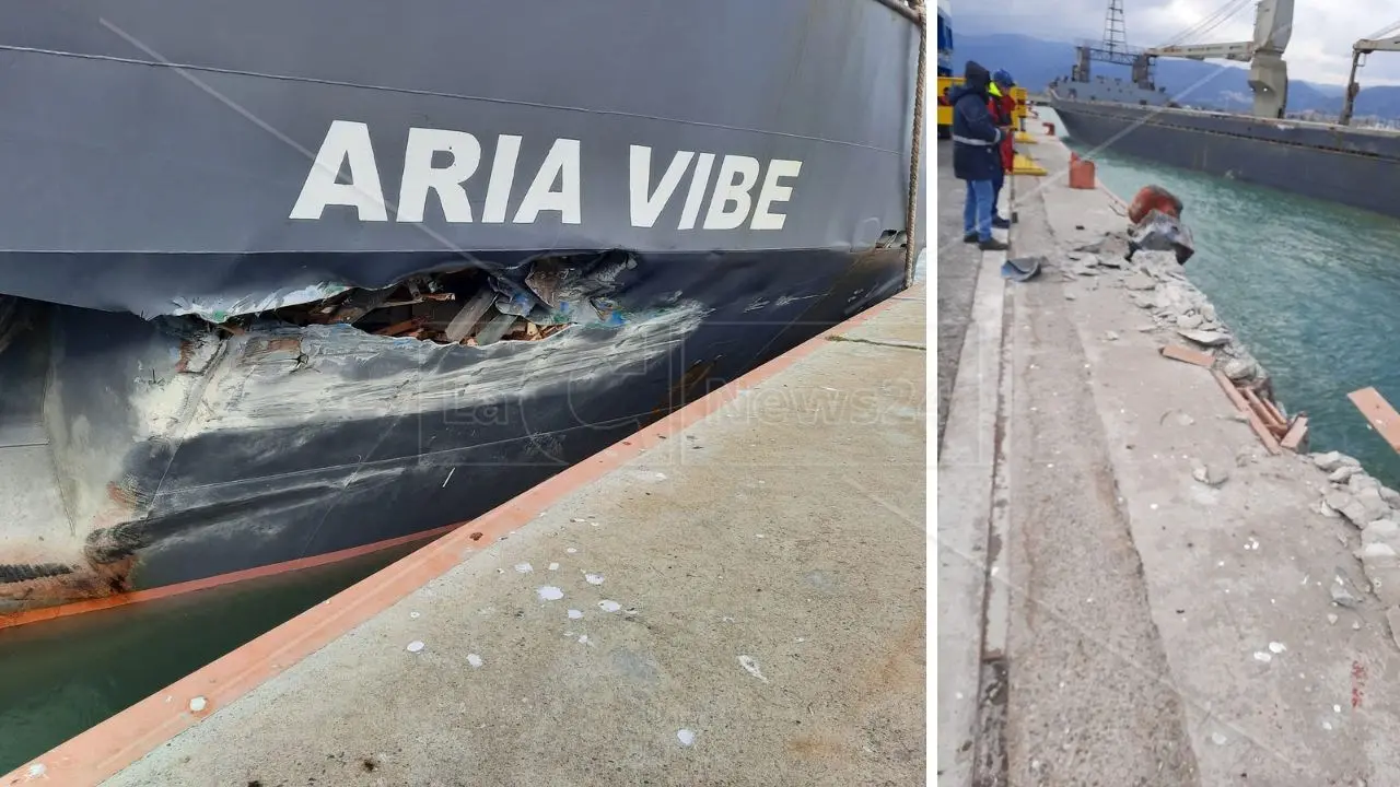 Corigliano Rossano, nave sbatte alla banchina del porto a causa del vento durante le manovre di attracco