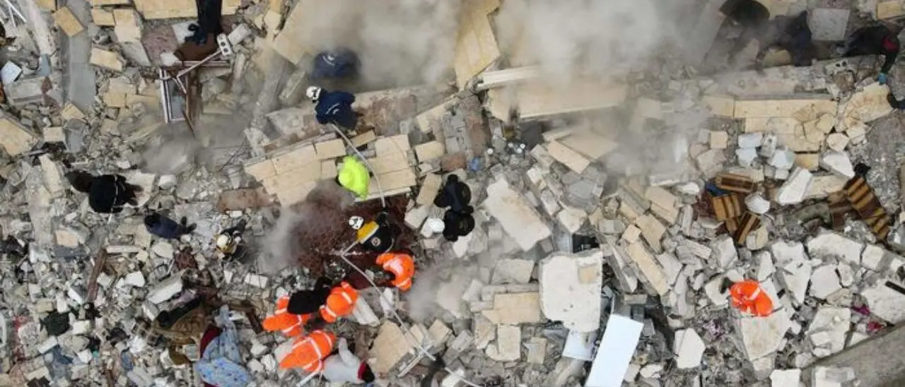 Terremoto, in Turchia e Siria è un’apocalisse: 3471 edifici crollati e migliaia di persone ancora sotto le macerie - LIVE