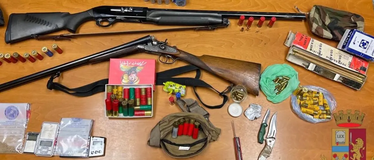 Droga nascosta nel cambio dell’auto e armi in casa: un arresto nel Vibonese