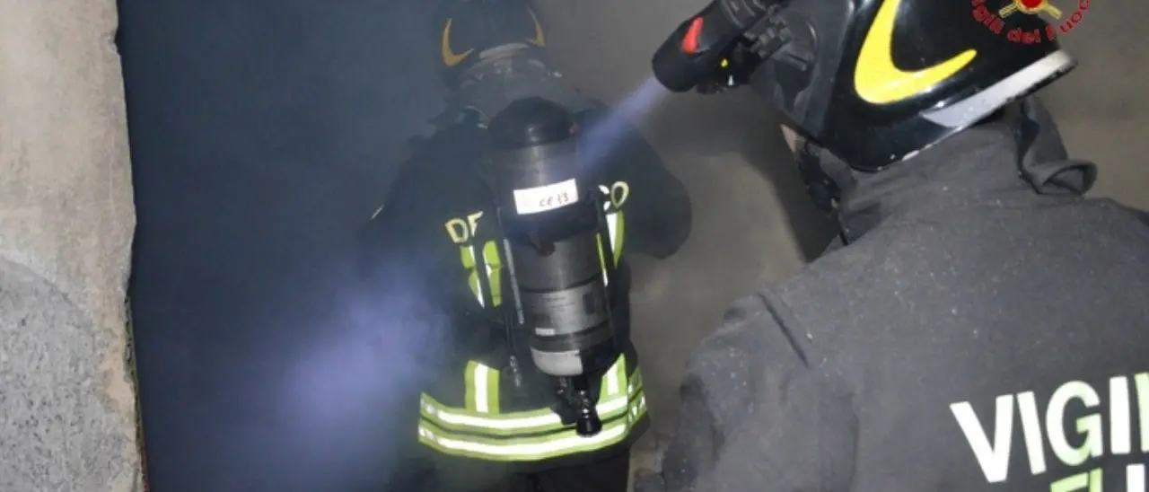 Tragico incendio a Palermo: a fuoco un appartamento, muore una disabile 73enne