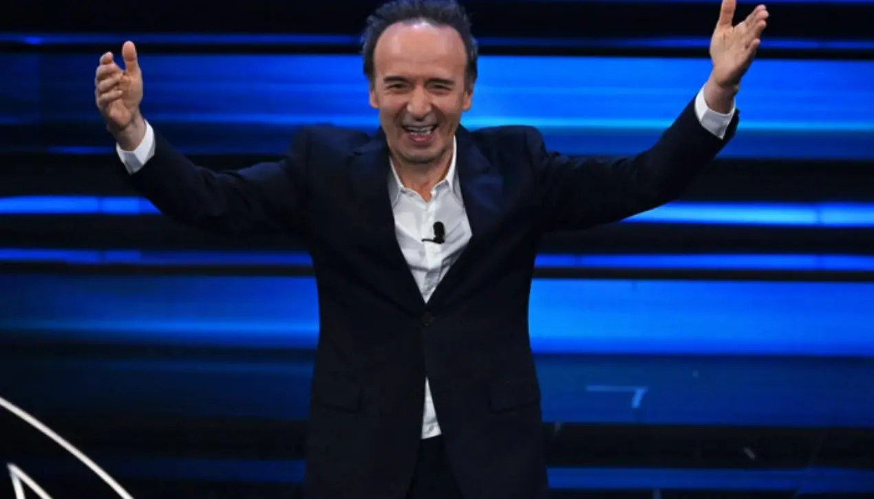 La lezione di Benigni sulla Costituzione: «È un’opera d’arte e canta la libertà dell’uomo»