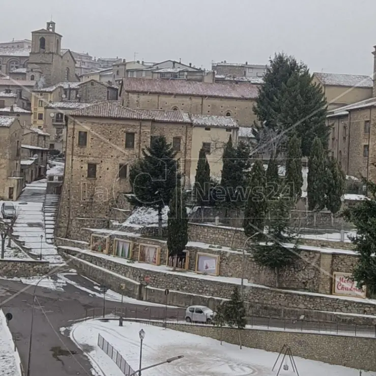 Neve e temperature polari, nel Cosentino i sindaci chiudono le scuole