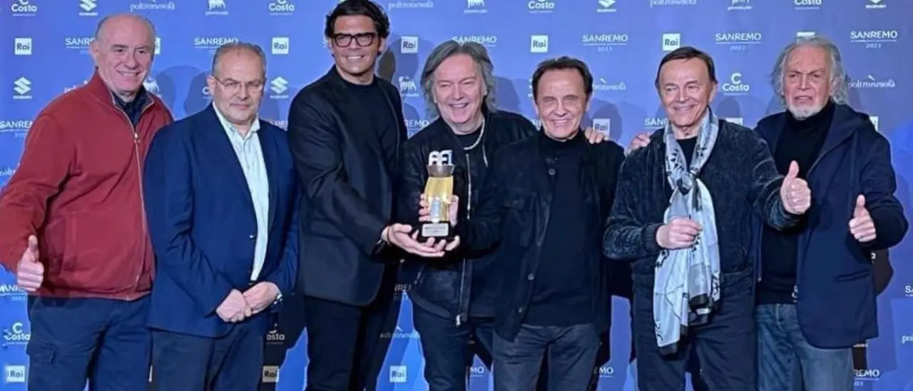 Il maestro Michele Affidato realizza i premi dell’Associazione fonografici italiani per i big della musica