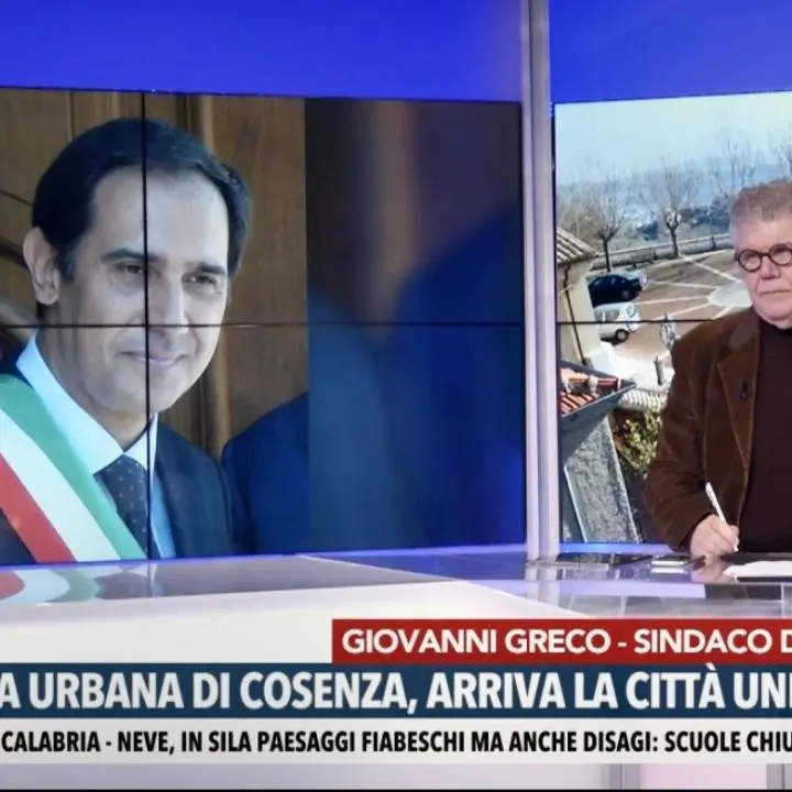 Città unica, il sindaco di Castrolibero mette l’elmetto e indice un referendum: «Noi tagliati fuori»