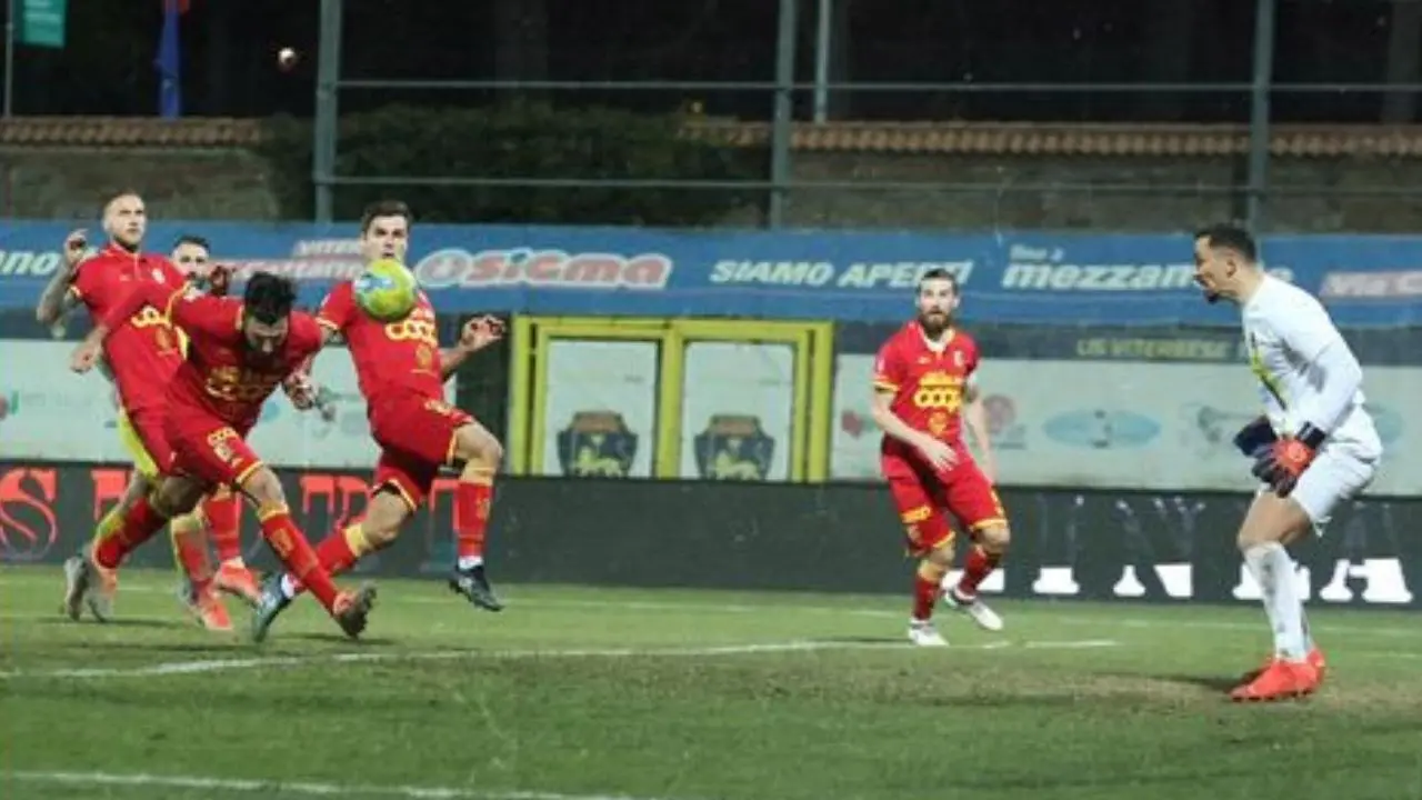 Viterbese-Catanzaro, nella trasferta laziale arriva la prima sconfitta in campionato delle aquile: finale 1-0